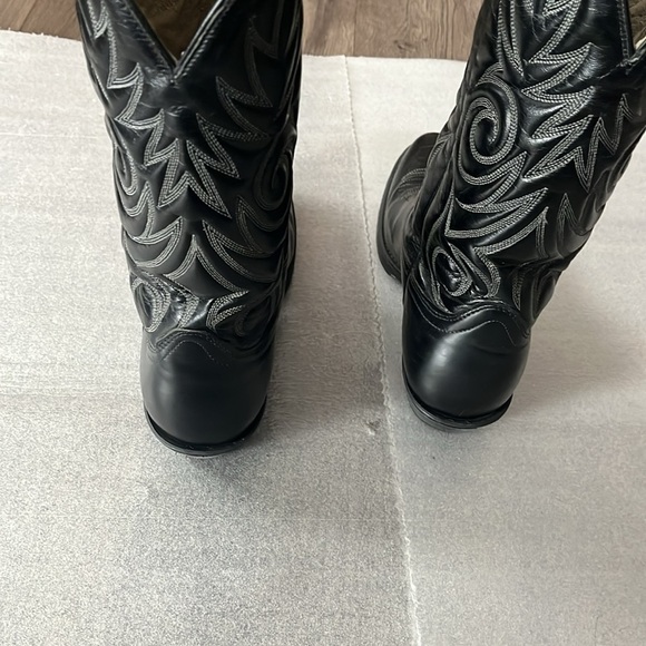 [7.5]Black Leather Cowboy Boots  with Embroidered pattern - Picture 5 of 10